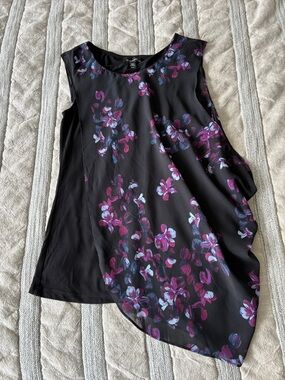 LE CHATEAU Black Sleeveless Floral Asymmetrical Overlay Top